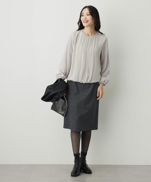 A/C DESIGN BY ALPHA CUBIC(エーシーデザインバイアルファキュービック)の「【通勤からセレモニーまで対応】プリーツシャーリングブラウス【大きいサイズあり】(シャツ/ブラウス・レディース・ブラック/ライトグレー/オフホワイト・M/L/LL/3L)」の13枚目の写真