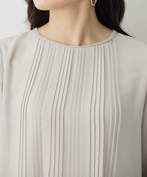 A/C DESIGN BY ALPHA CUBIC(エーシーデザインバイアルファキュービック)の「【通勤からセレモニーまで対応】プリーツシャーリングブラウス【大きいサイズあり】(シャツ/ブラウス・レディース・ブラック/ライトグレー/オフホワイト・M/L/LL/3L)」の15枚目の写真