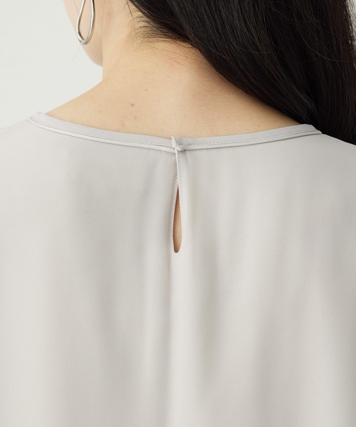 A/C DESIGN BY ALPHA CUBIC(エーシーデザインバイアルファキュービック)の「【通勤からセレモニーまで対応】プリーツシャーリングブラウス【大きいサイズあり】(シャツ/ブラウス・レディース・ブラック/ライトグレー/オフホワイト・M/L/LL/3L)」の18枚目の写真