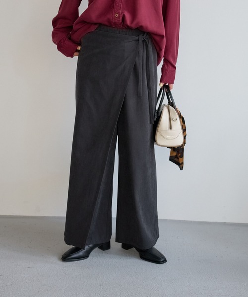 BAYFLOW（ベイフロー）の「[とろみ感のある素材]フィブリルラップパンツ（その他パンツ・レディース・カーキ/ブラック・FREE）」の5枚目の写真