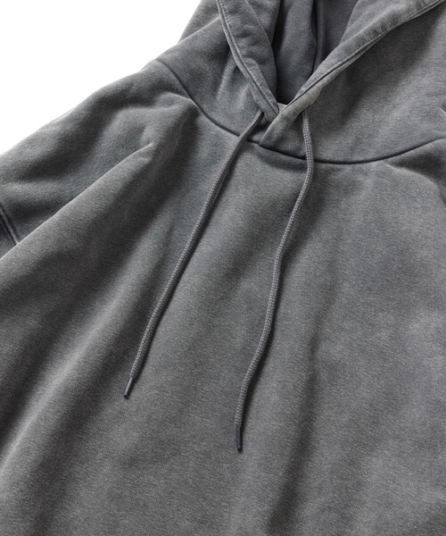 FREAK'S STORE（フリークスストア）の「HEAVY WEIGHT PIGMENT HOODIE 13oz/ヘビーウェイト ピグメント加工 フーディー/13オンス/リラックスフィット（パーカー・メンズ・チャコールグレー/ワインレッド/オリーブ/ブラウン・MEDIUM/LARGE/SMALL）」の10枚目の写真