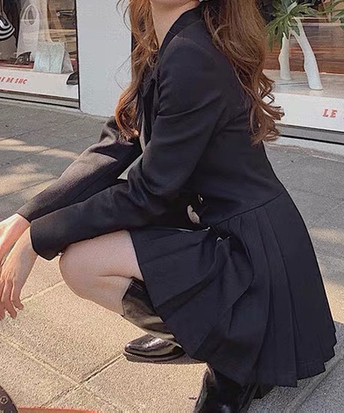 gossip!ロサンゼルス(ゴシップロサンゼルス)の「ジャケットシルエット プリーツワンピース(ワンピース・レディース・ブラック・S/M/L)」の2枚目の写真