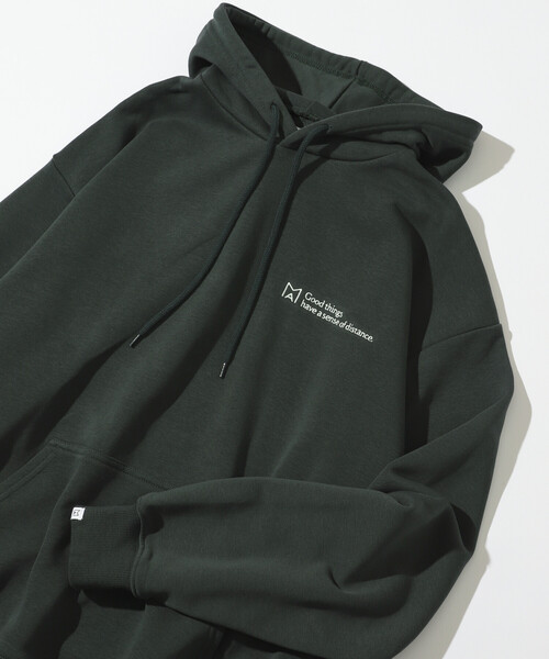 Firsthand（ファーストハンド）の「MA Firsthand/マ ファーストハンド MA ベーシックロゴ刺繍 プルオーバーフーディ / 裏毛 / リラックスフィット（パーカー・メンズ・オリーブ/ブラック/グレー/オフホワイト・MEDIUM/LARGE）」の4枚目の写真