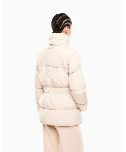 EMPORIO ARMANI EA7(エンポリオアルマーニイーエーセブン)の「<オンライン限定>【エンポリオ アルマーニ EA7】Logo Series パデッドジャケット ナイロン(ダウンジャケット/コート・レディース・ベージュ・X-SMALL/SMALL/MEDIUM/LARGE)」の5枚目の写真