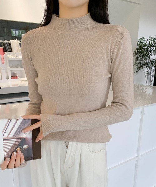 aimoha(アイモハ)の「無地モックネックニットソートップス(Tシャツ/カットソー・レディース・ブラック/チョコ/ベージュ/ライトベージュ/ライトグリーン・FREE)」の3枚目の写真
