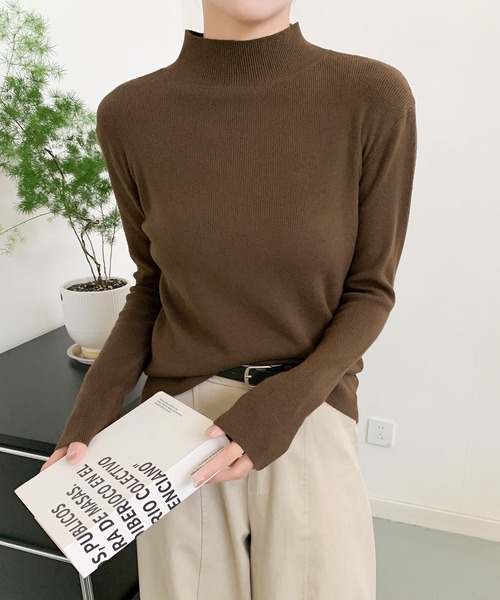 aimoha(アイモハ)の「無地モックネックニットソートップス(Tシャツ/カットソー・レディース・ブラック/チョコ/ベージュ/ライトベージュ/ライトグリーン・FREE)」の1枚目の写真