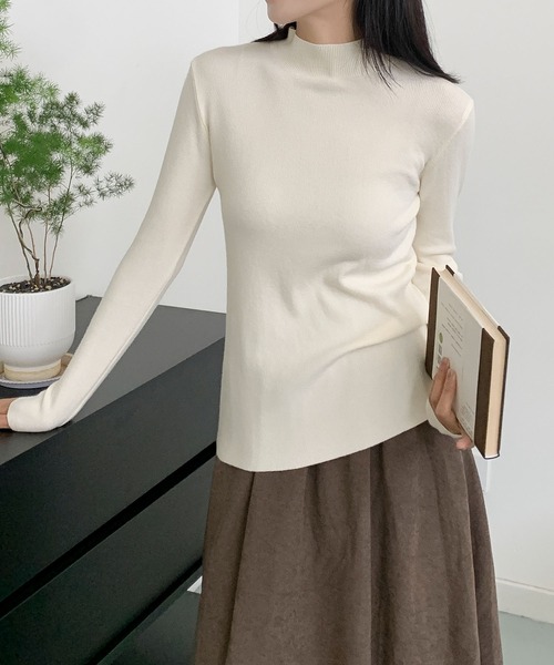 aimoha(アイモハ)の「無地モックネックニットソートップス(Tシャツ/カットソー・レディース・ブラック/チョコ/ベージュ/ライトベージュ/ライトグリーン・FREE)」の7枚目の写真