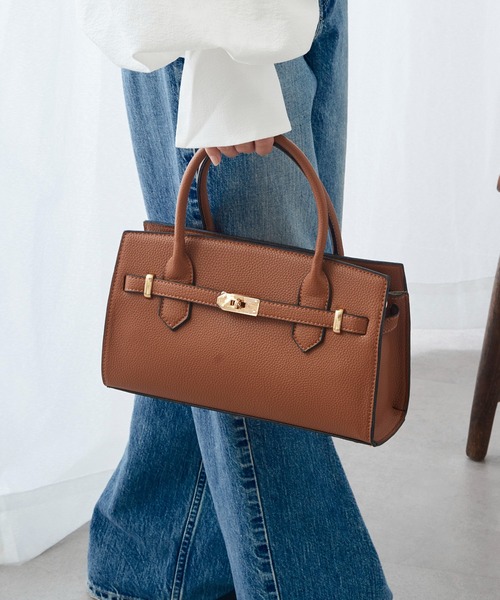 MAISON BREEZE(メゾンブリーズ)の「【MAISON BREEZE】シボレザー 金具ベルト付きトートバッグ ショルダーバッグ SNBD(トートバッグ・レディース・ブラウン/ブラック・FREE)」の2枚目の写真