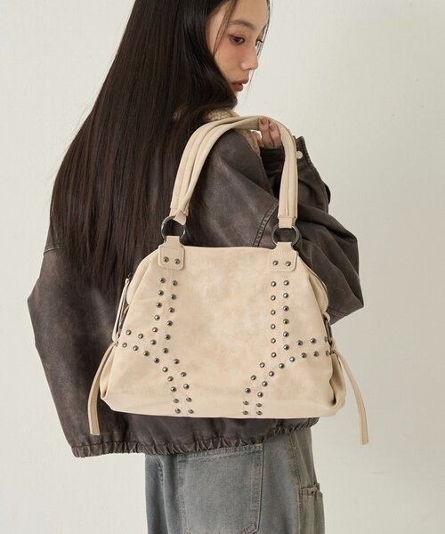 WHO'S WHO gallery（フーズフーギャラリー）の「スタッズショルダーバッグ（ショルダーバッグ・レディース・アイボリー/ブラウン/ダークブラウン/ブラック/サックスブルー/ピンク/イエロー・FREE）」の10枚目の写真