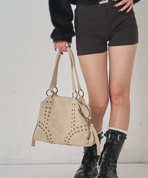 WHO'S WHO gallery（フーズフーギャラリー）の「スタッズショルダーバッグ（ショルダーバッグ・レディース・アイボリー/ブラウン/ダークブラウン/ブラック/サックスブルー/ピンク/イエロー・FREE）」の11枚目の写真