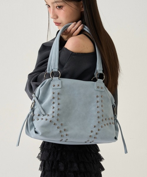 WHO'S WHO gallery（フーズフーギャラリー）の「スタッズショルダーバッグ（ショルダーバッグ・レディース・アイボリー/ブラウン/ダークブラウン/ブラック/サックスブルー/ピンク/イエロー・FREE）」の5枚目の写真