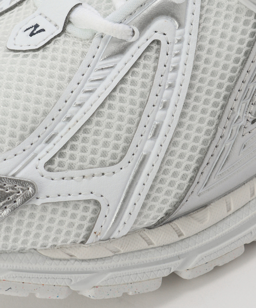 NEW BALANCE(ニューバランス)の「New Balance / ニューバランス U1906R(スニーカー・レディース・ホワイト・23cm/23.5cm/24cm/24.5cm/25cm)」の4枚目の写真