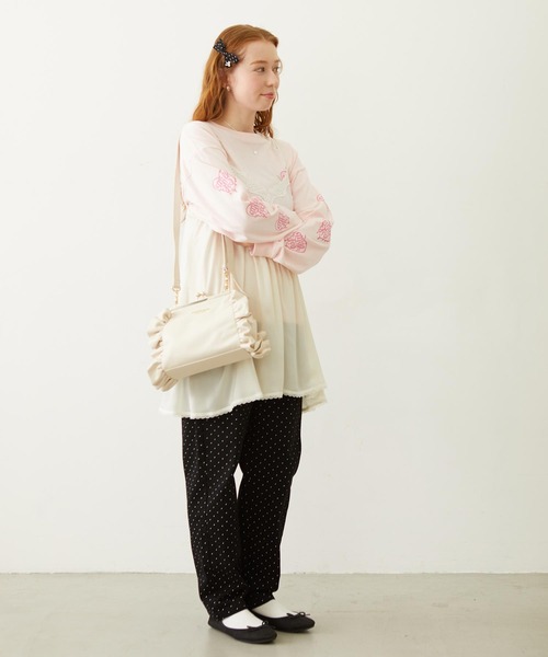 MILKFED.(ミルクフェド)の「KISS LOCK RUFFLE BAG(ショルダーバッグ・レディース・ブラック/オフホワイト/グリーン・ONE SIZE)」の6枚目の写真