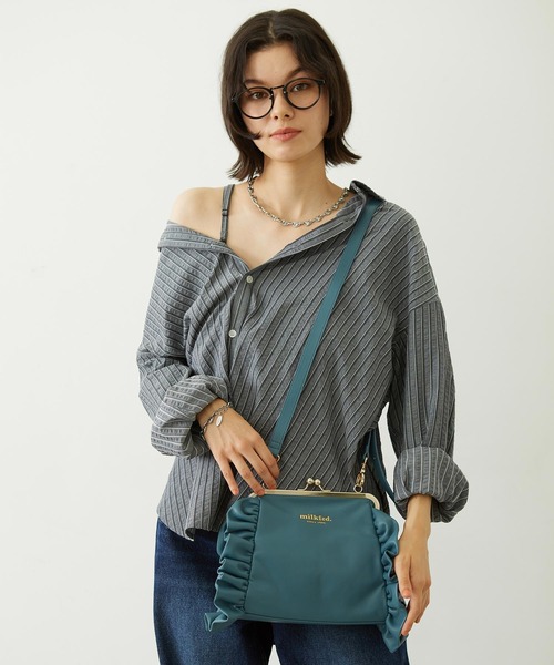 MILKFED.(ミルクフェド)の「KISS LOCK RUFFLE BAG(ショルダーバッグ・レディース・ブラック/オフホワイト/グリーン・ONE SIZE)」の22枚目の写真