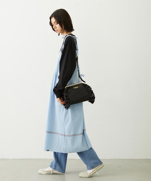 MILKFED.(ミルクフェド)の「KISS LOCK RUFFLE BAG(ショルダーバッグ・レディース・ブラック/オフホワイト/グリーン・ONE SIZE)」の4枚目の写真