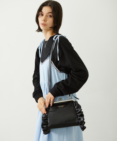 MILKFED.(ミルクフェド)の「KISS LOCK RUFFLE BAG(ショルダーバッグ・レディース・ブラック/オフホワイト/グリーン・ONE SIZE)」の15枚目の写真