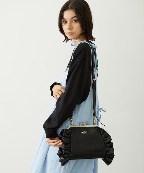 MILKFED.(ミルクフェド)の「KISS LOCK RUFFLE BAG(ショルダーバッグ・レディース・ブラック/オフホワイト/グリーン・ONE SIZE)」の14枚目の写真