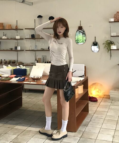 NICK&NICOLE（ニックアンドニコール）の「NICOLE PINTUCK SHIRRING TOP_BEIGE（Tシャツ/カットソー・レディース・その他・FREE）」の8枚目の写真