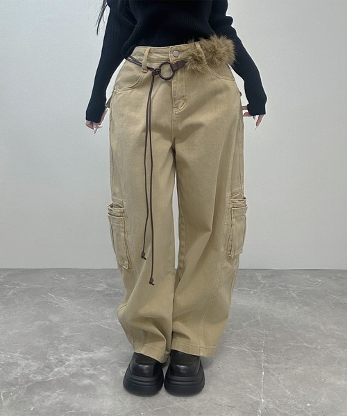 FOLLOWIN（フォロウィン）の「フェイクファーウエスト ベルトカーゴパンツ（カーゴパンツ・レディース・ベージュ/ブラウン/ブラック・LARGE/MEDIUM/SMALL）」の3枚目の写真