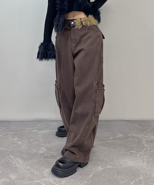 FOLLOWIN（フォロウィン）の「フェイクファーウエスト ベルトカーゴパンツ（カーゴパンツ・レディース・ベージュ/ブラウン/ブラック・LARGE/MEDIUM/SMALL）」の2枚目の写真