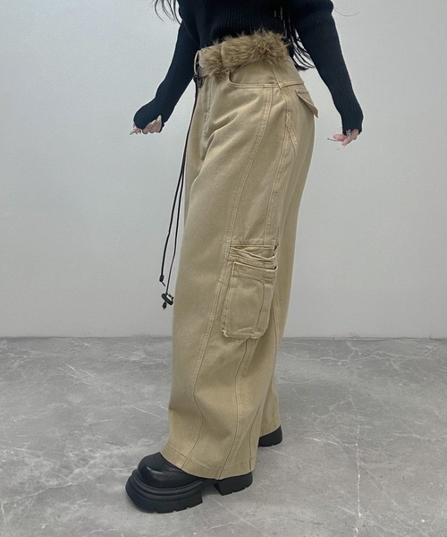 FOLLOWIN（フォロウィン）の「フェイクファーウエスト ベルトカーゴパンツ（カーゴパンツ・レディース・ベージュ/ブラウン/ブラック・LARGE/MEDIUM/SMALL）」の11枚目の写真