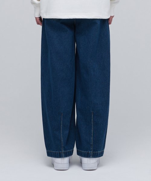 MUSINSA STANDARD（ムシンサスタンダード）の「デニムワイドバルーンパンツ [ミディアムインディゴ]（デニムパンツ・メンズ・その他・38/36/34/32/30/26/28）」の17枚目の写真