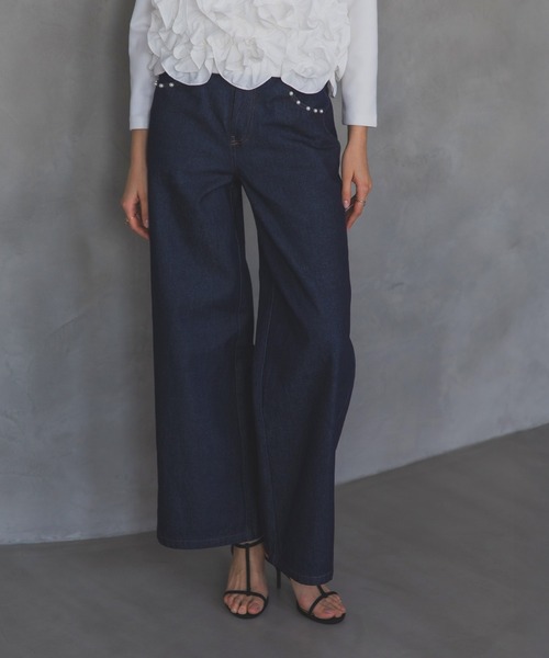 MERAKI(メラキ)の「パールスリットデニムパンツ(デニムパンツ・レディース・インディゴブルー/ライトブルー・M/S)」の5枚目の写真