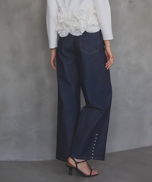 MERAKI(メラキ)の「パールスリットデニムパンツ(デニムパンツ・レディース・インディゴブルー/ライトブルー・M/S)」の7枚目の写真