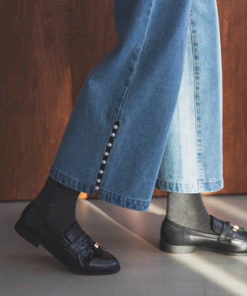 MERAKI(メラキ)の「パールスリットデニムパンツ(デニムパンツ・レディース・インディゴブルー/ライトブルー・M/S)」の12枚目の写真