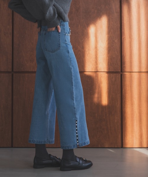 MERAKI(メラキ)の「パールスリットデニムパンツ(デニムパンツ・レディース・インディゴブルー/ライトブルー・M/S)」の13枚目の写真