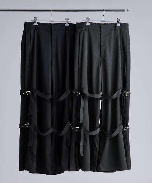 Ellno Loset（エルノロゼット）の「サイドプリーツダブルベルトパンツ（スラックス・メンズ・チャコール/ブラック・X-SMALL/SMALL/MEDIUM/LARGE）」の11枚目の写真