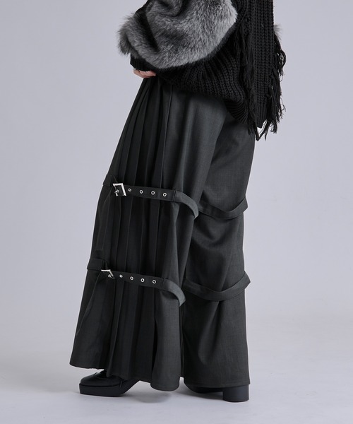 Ellno Loset（エルノロゼット）の「サイドプリーツダブルベルトパンツ（スラックス・メンズ・チャコール/ブラック・X-SMALL/SMALL/MEDIUM/LARGE）」の4枚目の写真