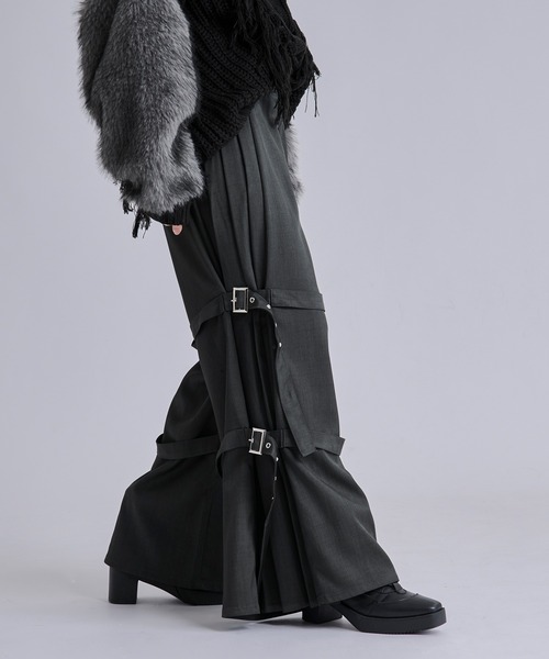 Ellno Loset（エルノロゼット）の「サイドプリーツダブルベルトパンツ（スラックス・メンズ・チャコール/ブラック・X-SMALL/SMALL/MEDIUM/LARGE）」の7枚目の写真