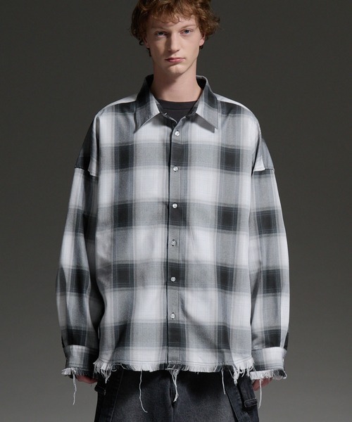 cussil(クシル)の「【cussil/クシル】オーバーサイズオンブレチェック柄フリンジレギュラーカラーシャツ(シャツ/ブラウス・メンズ・ブラック/ホワイト・L/M/S)」の20枚目の写真