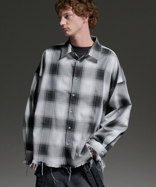 cussil(クシル)の「【cussil/クシル】オーバーサイズオンブレチェック柄フリンジレギュラーカラーシャツ(シャツ/ブラウス・メンズ・ブラック/ホワイト・L/M/S)」の21枚目の写真