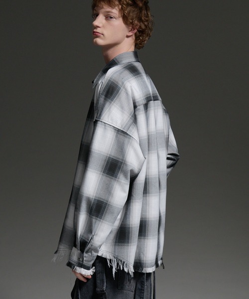cussil(クシル)の「【cussil/クシル】オーバーサイズオンブレチェック柄フリンジレギュラーカラーシャツ(シャツ/ブラウス・メンズ・ブラック/ホワイト・L/M/S)」の22枚目の写真