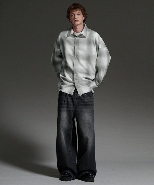 cussil(クシル)の「【cussil/クシル】オーバーサイズオンブレチェック柄フリンジレギュラーカラーシャツ(シャツ/ブラウス・メンズ・ブラック/ホワイト・L/M/S)」の5枚目の写真