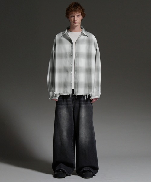 cussil(クシル)の「【cussil/クシル】オーバーサイズオンブレチェック柄フリンジレギュラーカラーシャツ(シャツ/ブラウス・メンズ・ブラック/ホワイト・L/M/S)」の9枚目の写真