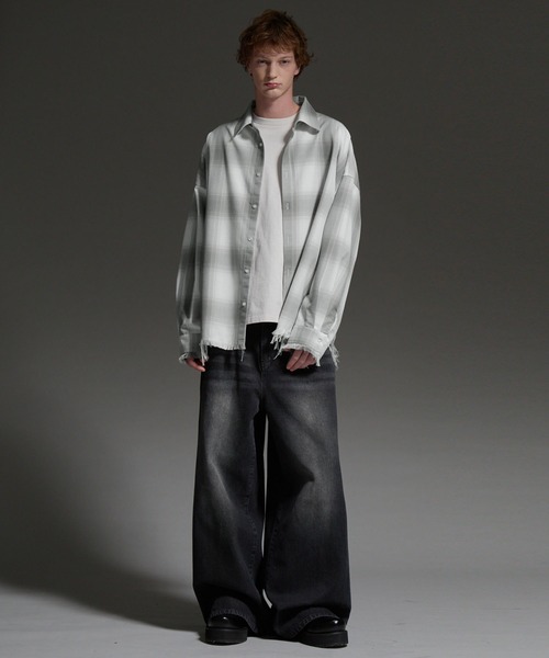 cussil(クシル)の「【cussil/クシル】オーバーサイズオンブレチェック柄フリンジレギュラーカラーシャツ(シャツ/ブラウス・メンズ・ブラック/ホワイト・L/M/S)」の11枚目の写真