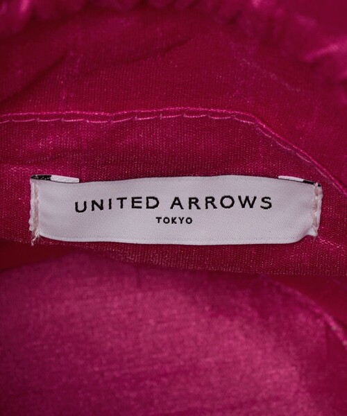 UNITED ARROWS(ユナイテッドアローズ)の「エンブロイダリー モチーフ ポーチ(ポーチ・レディース・ピンク/コバルトブルー/ブラック・FREE)」の5枚目の写真