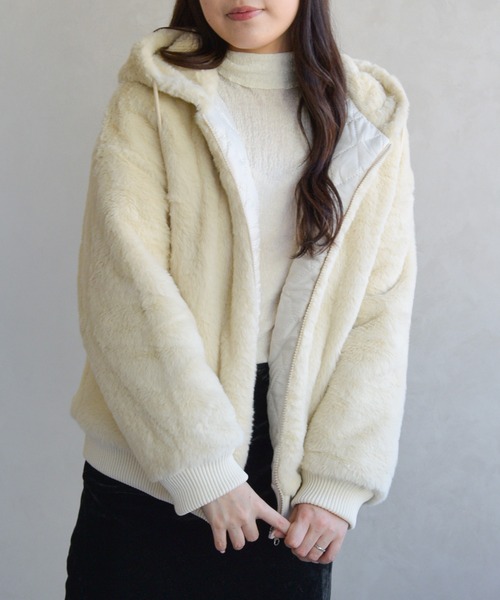 MISCH MASCH(ミッシュマッシュ)の「ZOZO限定 フードファーブルゾン(ブルゾン・レディース・ブラック/アイボリー・フリ-)」の6枚目の写真