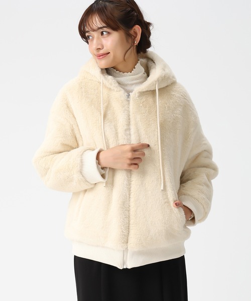 MISCH MASCH(ミッシュマッシュ)の「ZOZO限定 フードファーブルゾン(ブルゾン・レディース・ブラック/アイボリー・フリ-)」の10枚目の写真