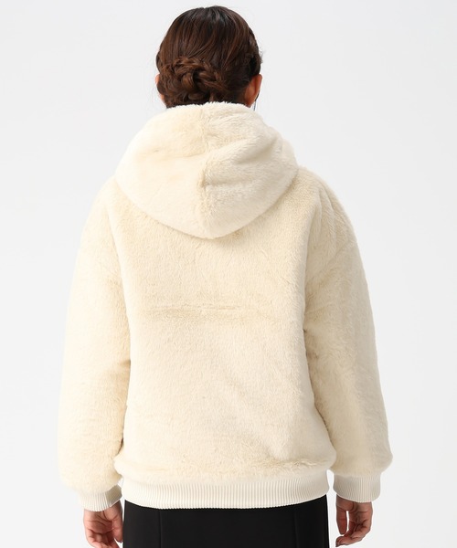 MISCH MASCH(ミッシュマッシュ)の「ZOZO限定 フードファーブルゾン(ブルゾン・レディース・ブラック/アイボリー・フリ-)」の14枚目の写真