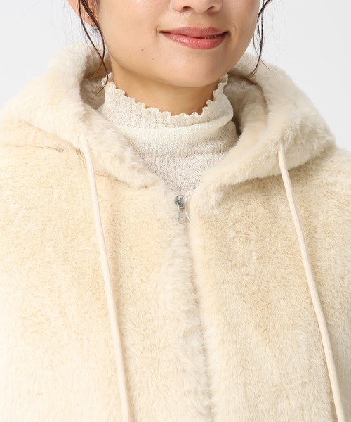 MISCH MASCH(ミッシュマッシュ)の「ZOZO限定 フードファーブルゾン(ブルゾン・レディース・ブラック/アイボリー・フリ-)」の15枚目の写真