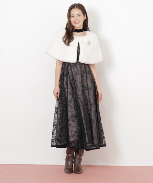 JILL by JILL STUART（ジルバイジルスチュアート）の「＜mikuさんコラボ＞フェイクファーケープ（その他アウター・レディース・グレー/ホワイト・FREE）」の4枚目の写真