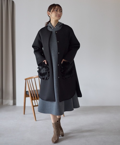 Neige(ネージュ)の「フリルファーポケットコート(ノーカラーコート・レディース・ピンクベージュ/ブラック・ONE SIZE)」の21枚目の写真
