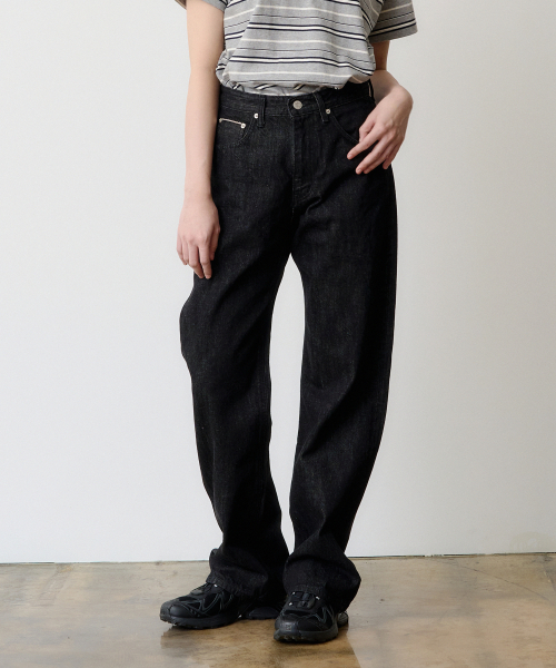 WOMEN) DEN0061 Selvedge Wide Fit (One Black)（デニムパンツ