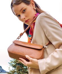 BBYB（ビービーワイビー）の「ララショルダーバッグクリンクルブラウン (Crinkled Brown)（ショルダーバッグ）」