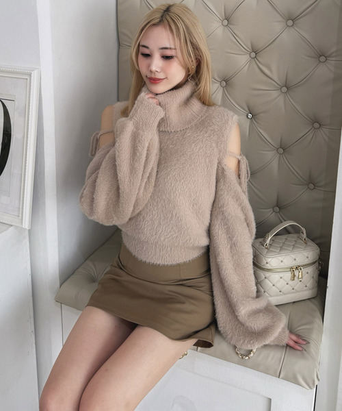 ROYAL PARTY(ロイヤルパーティー)の「コールドショルダーシャギーニットトップス(ニット/セーター・レディース・オフホワイト/ブルー/ベージュ・FREE)」の15枚目の写真