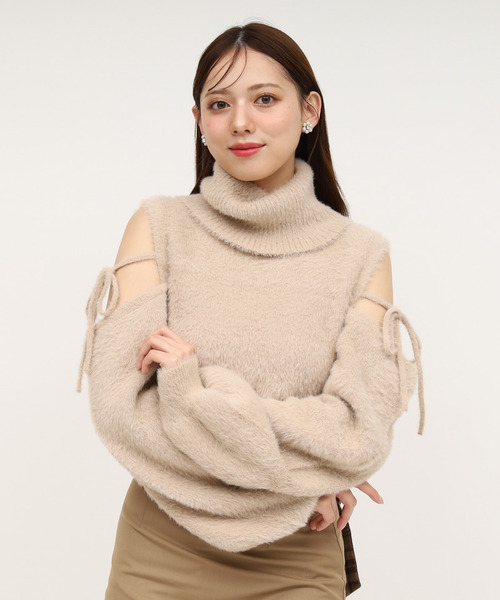ROYAL PARTY(ロイヤルパーティー)の「コールドショルダーシャギーニットトップス(ニット/セーター・レディース・オフホワイト/ブルー/ベージュ・FREE)」の12枚目の写真